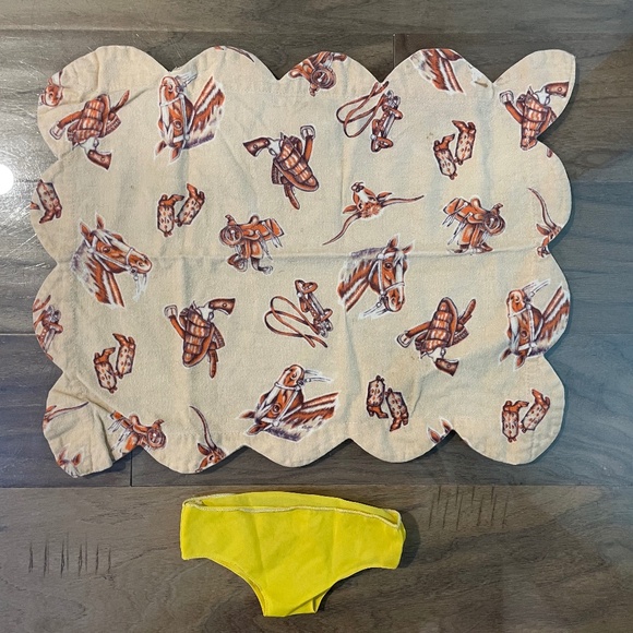 Vintage 2-Piece Set Doll Accessories - Picture 1 of 6